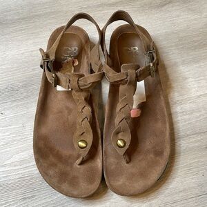 Gianni Bini suede leather braided t-strap thong sandals size 10